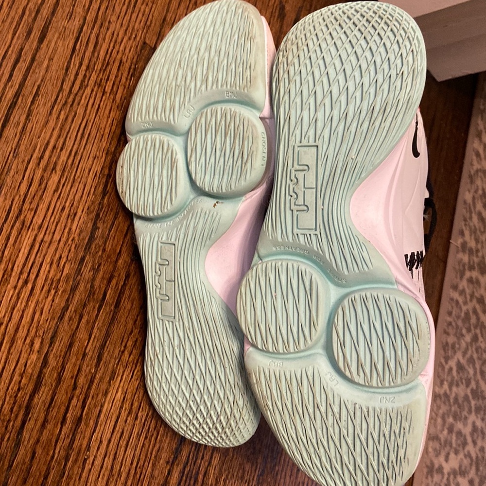 Mens Nike size 9